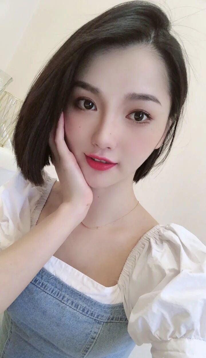 2021年1月20短发酷酷的舞蹈老师